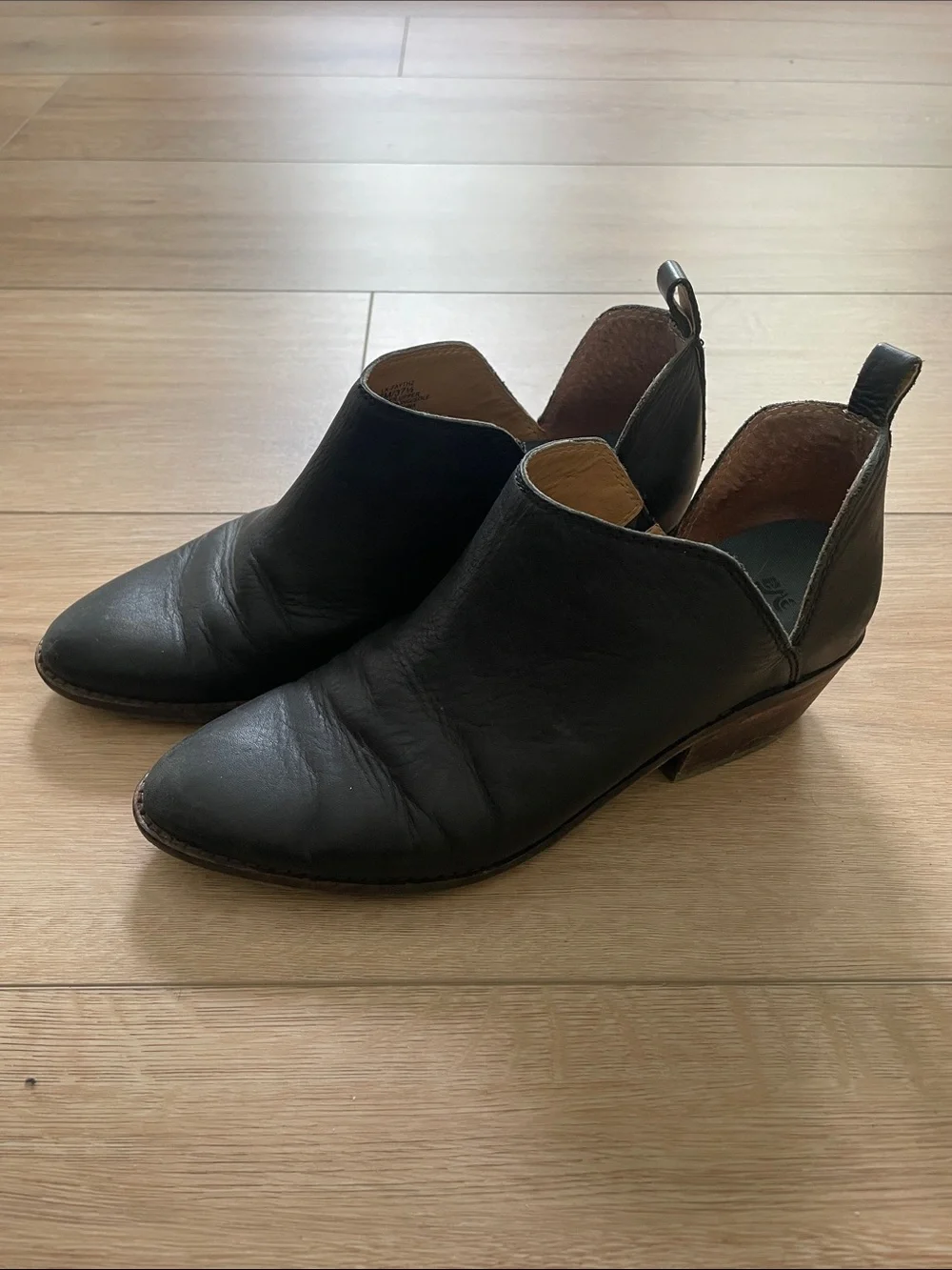 Lucky Brand 7 Women’s Black Leather Ankle Booties with Low Stacked Heel #0010